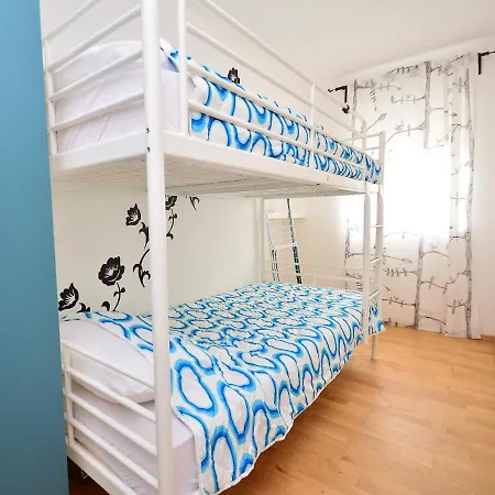 Apartament Iris-1 *